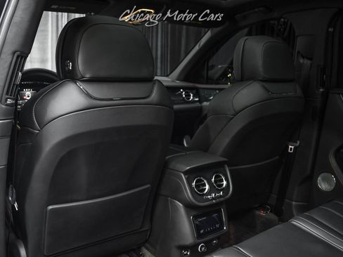 Used 2021 Bentley Bentayga AWD/4WD image 31