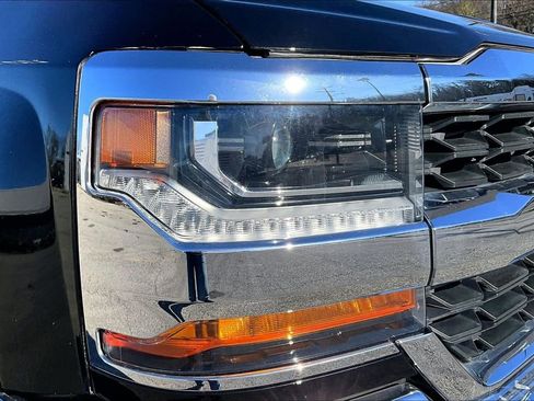 Used 2018 Chevrolet Silverado 1500 LT w/ All Star Edition image 31