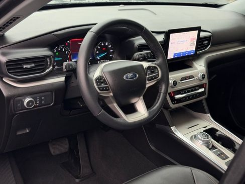 Certified 2022 Ford Explorer XLT w/ Equipment Group 202A image 13