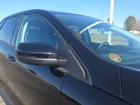 Certified 2024 Ford Edge SE w/ Black Appearance Package image 5