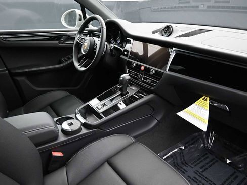 New 2026 Porsche Macan AWD/4WD image 20
