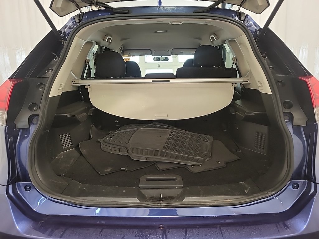Used 2018 Nissan Rogue SV AWD/4WD image 9