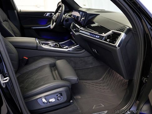 Certified 2025 BMW X7 xDrive40i w/ M Sport Package image 38