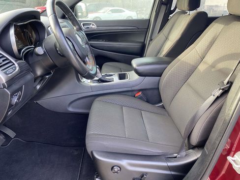 Used 2020 Jeep Grand Cherokee Laredo image 14