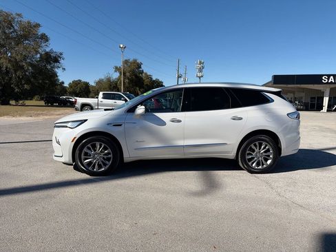 Used 2023 Buick Enclave Avenir w/ Avenir Technology Package image 4