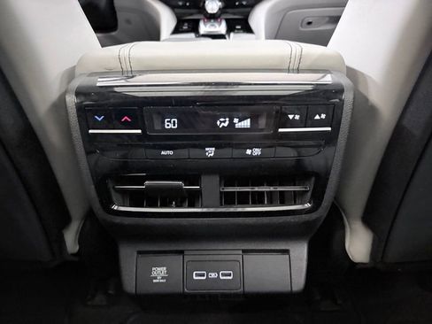 Used 2022 Acura MDX FWD w/ Technology Package image 29
