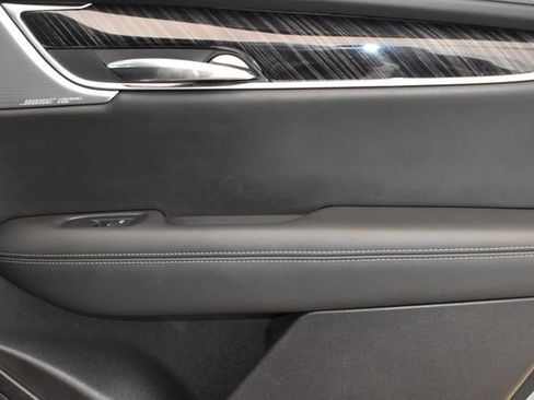 Used 2024 Cadillac XT6 Premium Luxury image 14