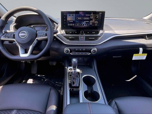 New 2026 Nissan Altima 2.5 SR FWD image 6