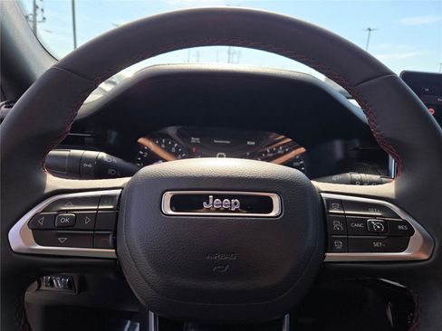 Certified 2025 Jeep Compass Trailhawk image 33