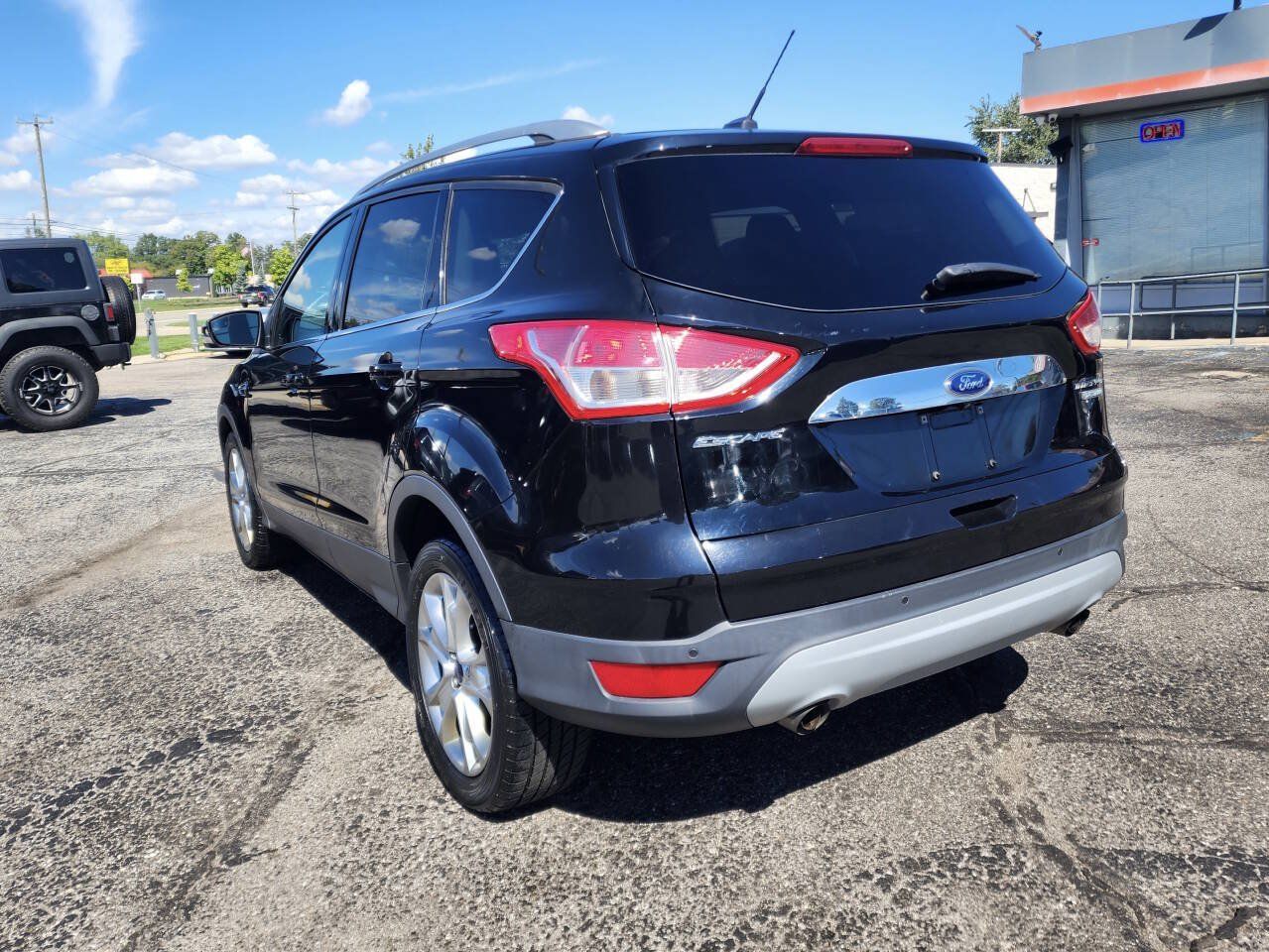 Used 2016 Ford Escape Titanium FWD image 12