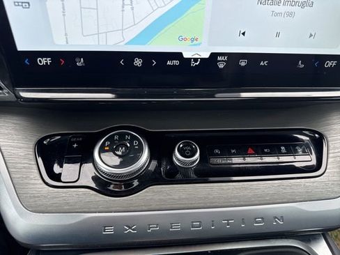 Certified 2025 Ford Expedition Max Platinum image 31