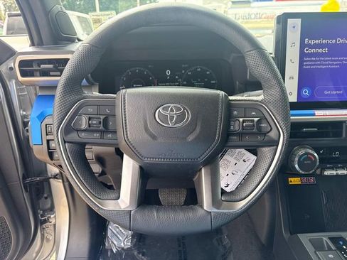 Used 2025 Toyota Tacoma TRD Off-Road AWD/4WD image 28