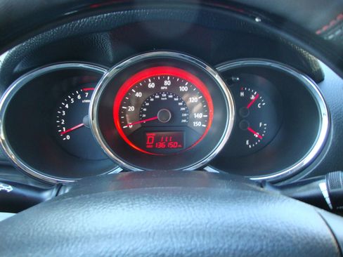 Used 2012 Kia Sorento SX image 9