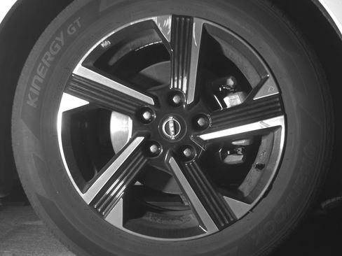 Used 2025 Nissan Sentra SV image 13