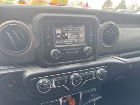 Used 2018 Jeep Wrangler Unlimited Sport image 21