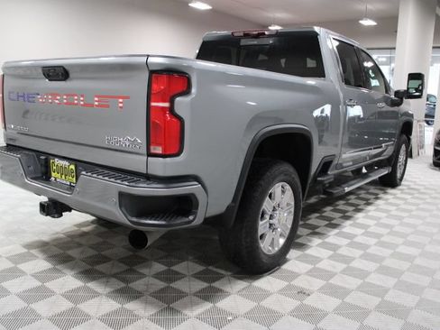Used 2024 Chevrolet Silverado 2500 High Country w/ High Country Premium Package AWD/4WD image 12