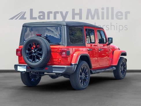 New 2025 Jeep Wrangler Sahara image 5