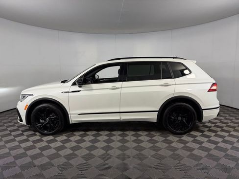 Used 2024 Volkswagen Tiguan SE R-Line FWD image 9