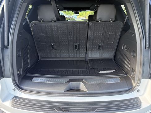 Used 2023 Chevrolet Tahoe High Country AWD/4WD image 5