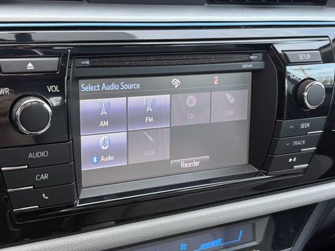 Used 2014 Toyota Corolla LE image 29