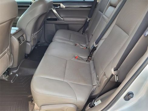 Used 2017 Lexus GX 460 image 18