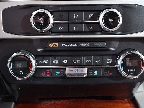 Used 2022 Ford F250 King Ranch w/ Chrome Package image 28