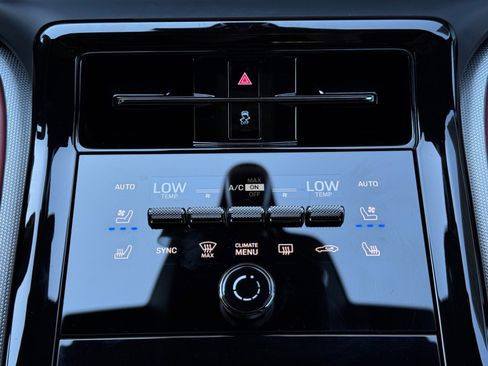 Used 2025 Porsche Panamera 4S w/ Premium Package image 37