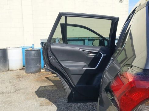 Used 2024 Toyota RAV4 XLE FWD image 29