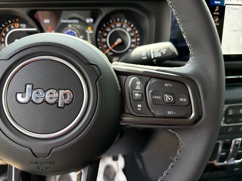 New 2025 Jeep Gladiator Sport w/ Premium Package AWD/4WD image 27