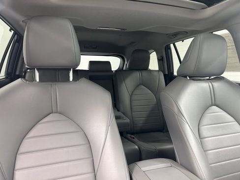 Used 2022 Toyota Highlander XLE image 30