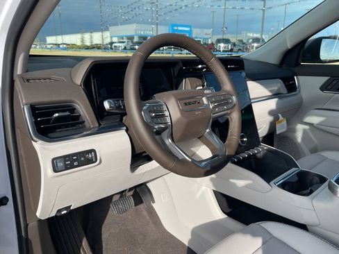 New 2026 GMC Terrain Denali w/ LPO, Black Badging Package image 9