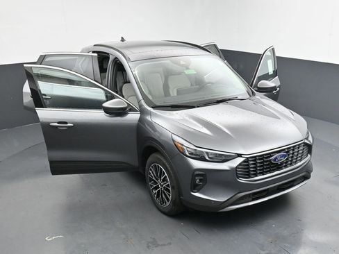 New 2025 Ford Escape SE w/ PHEV Premium Package image 36
