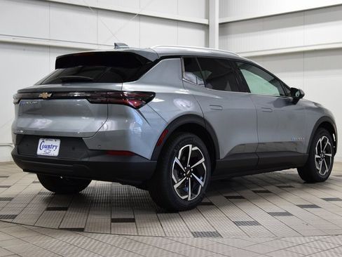 New 2026 Chevrolet Equinox EV LT image 8