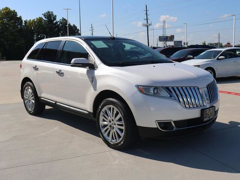 Used 2015 Lincoln MKX FWD w/ Equipment Group 102A image 7