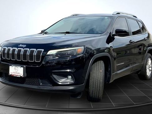 Used 2019 Jeep Cherokee Latitude w/ Popular Appearance Group image 4