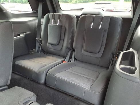 Used 2017 Ford Explorer XLT AWD/4WD image 17