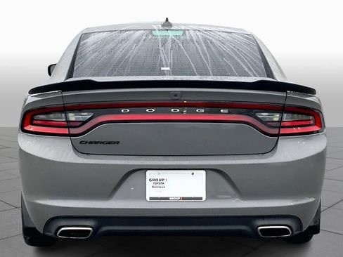 Used 2017 Dodge Charger SXT w/ Blacktop Package image 5