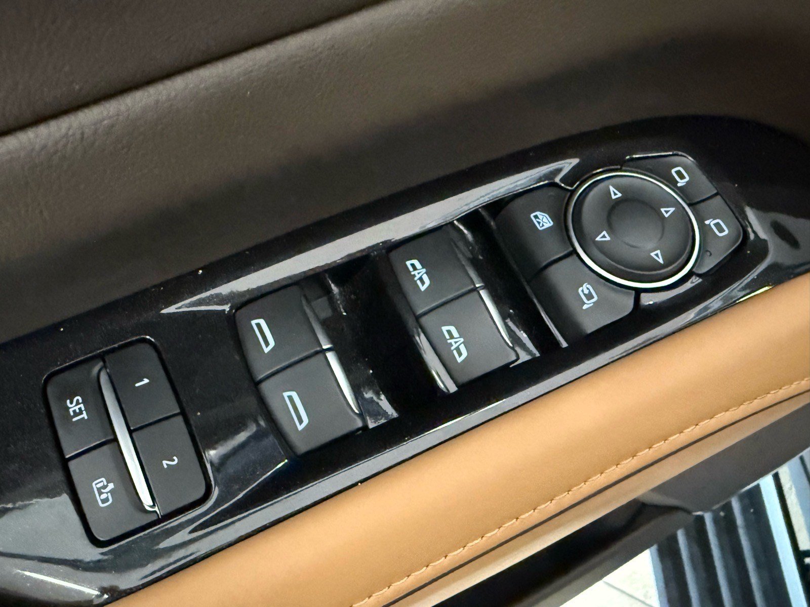 Used 2023 Cadillac Escalade Premium Luxury w/ Performance Package AWD/4WD image 12