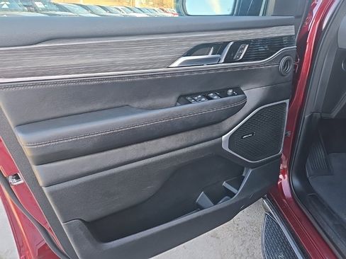 Used 2024 Jeep Wagoneer Series II image 29