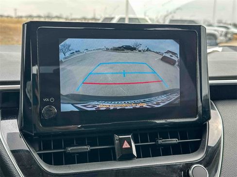 Used 2024 Toyota Corolla LE image 30