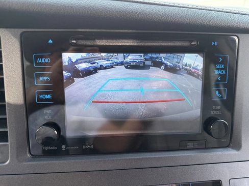 Used 2016 Toyota Sienna XLE w/ XLE Navigation Package FWD image 97