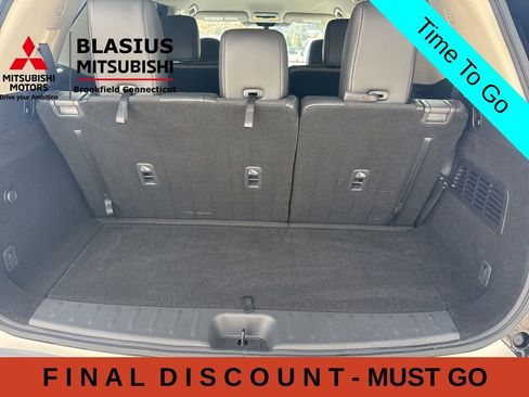 Used 2023 Nissan Pathfinder SL AWD/4WD image 11