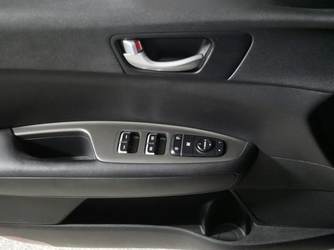 Used 2020 Kia Optima S image 19