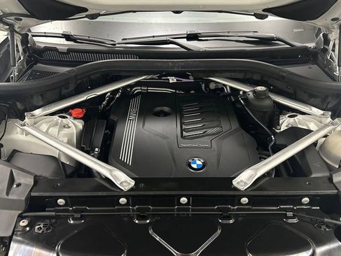 Used 2023 BMW X5 xDrive40i w/ Climate Comfort Package image 11