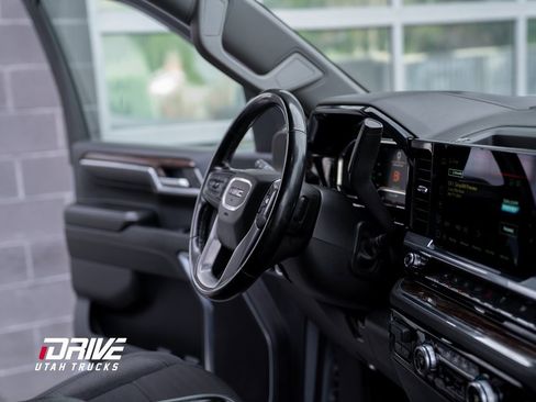 Used 2024 GMC Sierra 1500 SLE image 19