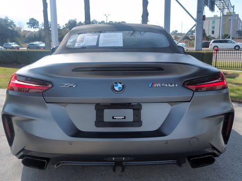 Used 2022 BMW Z4 M40i w/ Driving Assistance Package image 9