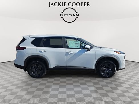 New 2026 Nissan Rogue SV w/ Cold Weather Package FWD image 4