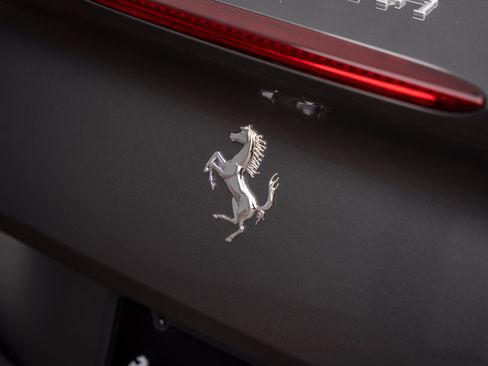 Used 2020 Ferrari Portofino RWD image 13