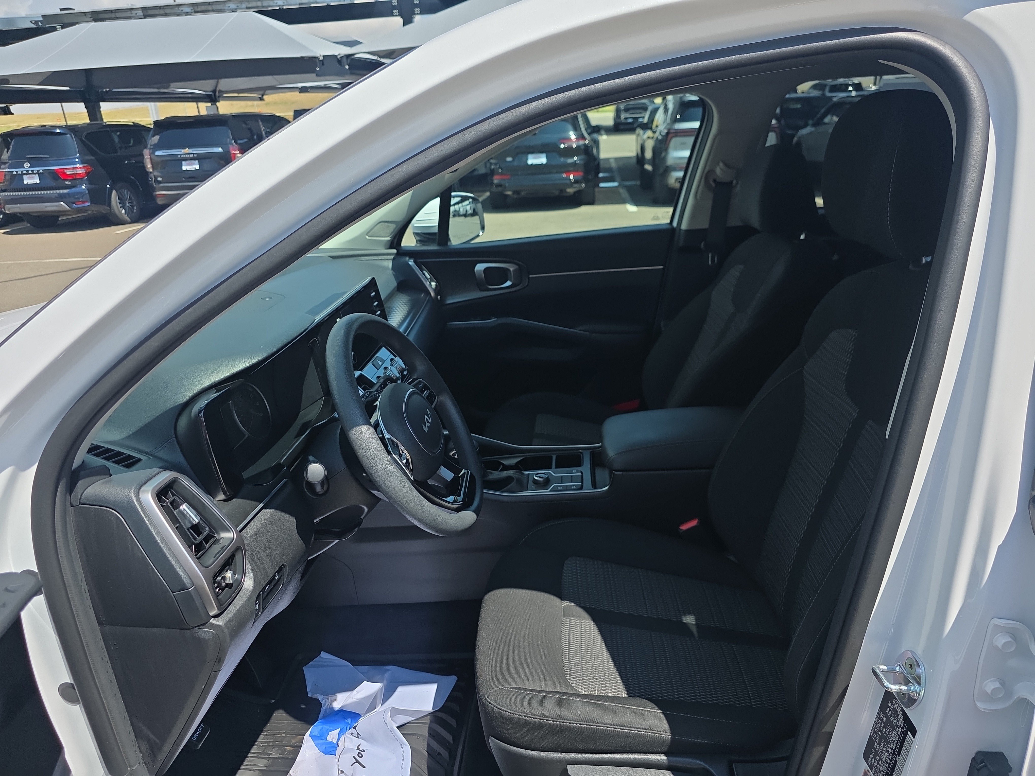 Used 2022 Kia Sorento LX AWD/4WD image 11
