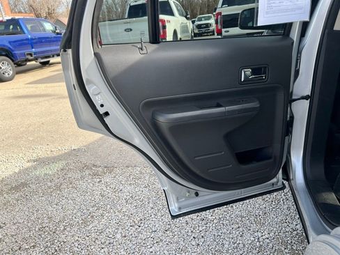 Used 2010 Ford Edge SEL image 16